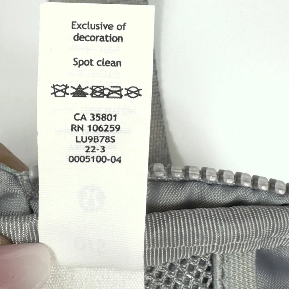 Lululemon Everywhere Belt Bag Crossbody - Color Silver Drop NWOT
